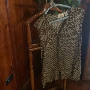 Women’s button up vintage top